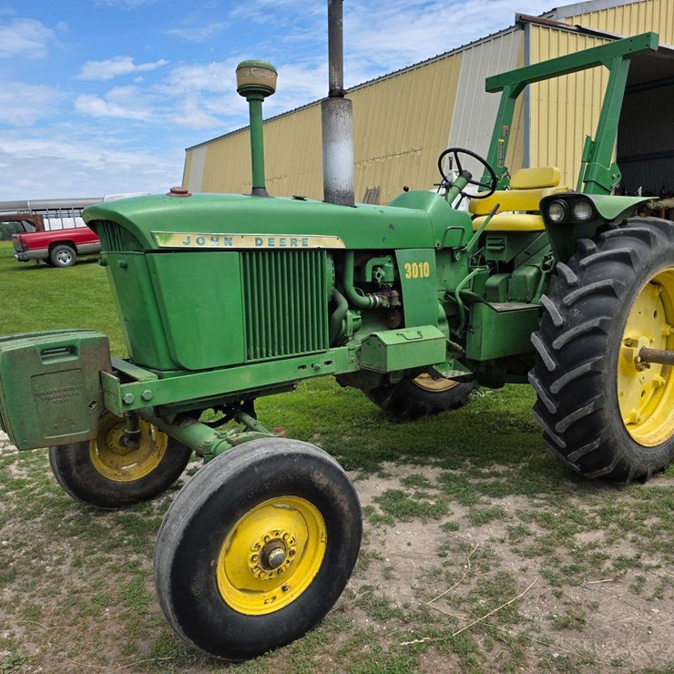JOHN DEERE 3010