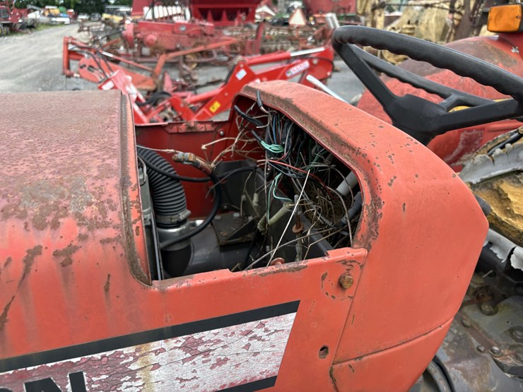 massey-ferguson-240-image-30