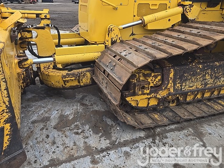 2022-komatsu-d61px-24-image-22