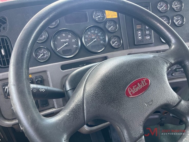 2016-peterbilt-365-image-19