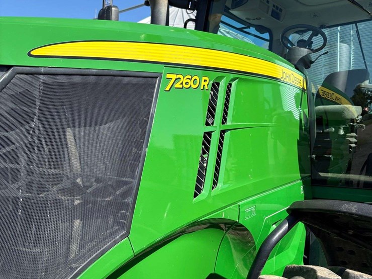 2011-john-deere-7260r-image-41