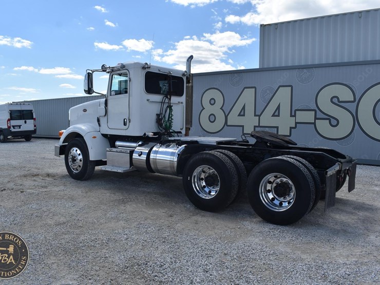 2013-peterbilt-367-image-5