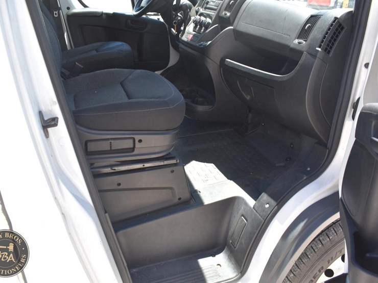 2014-ram-promaster-1500-image-36