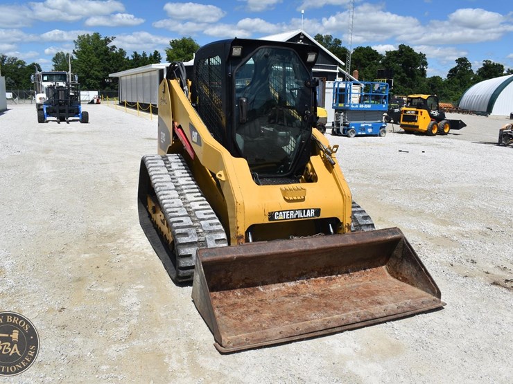 2009-caterpillar-279c-image-19