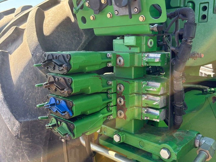 2012-john-deere-9510r-image-40