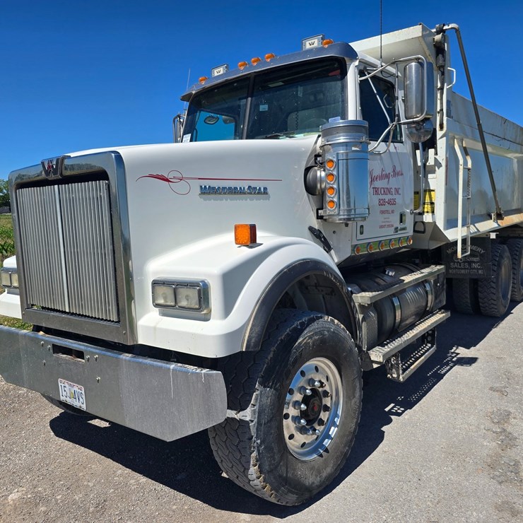 2020 WESTERN STAR 4900
