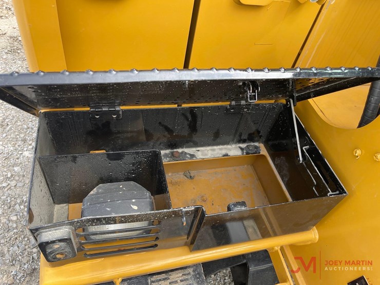 2021-caterpillar-305.5e2-image-13