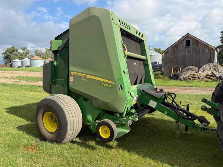 2020-john-deere-560m-image-7