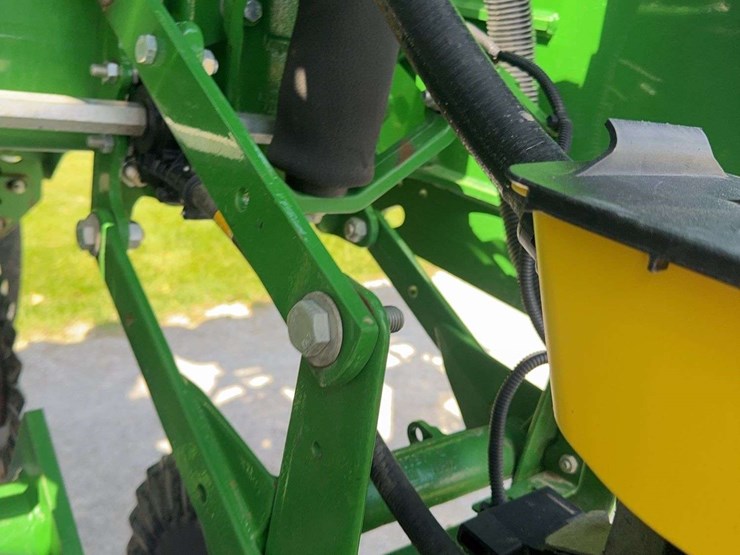 2019-john-deere-1795-image-16