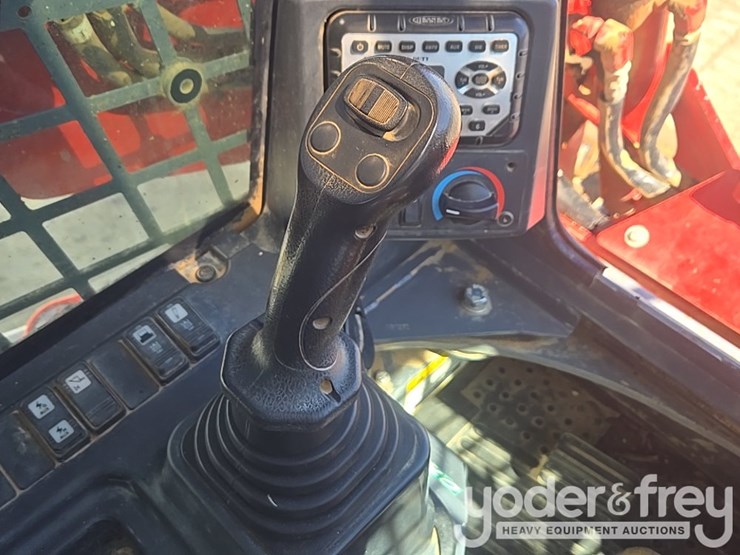 2022-takeuchi-tl12v2-image-40