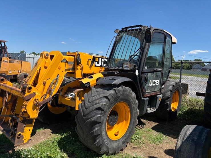 2013-jcb-541-70-image-1