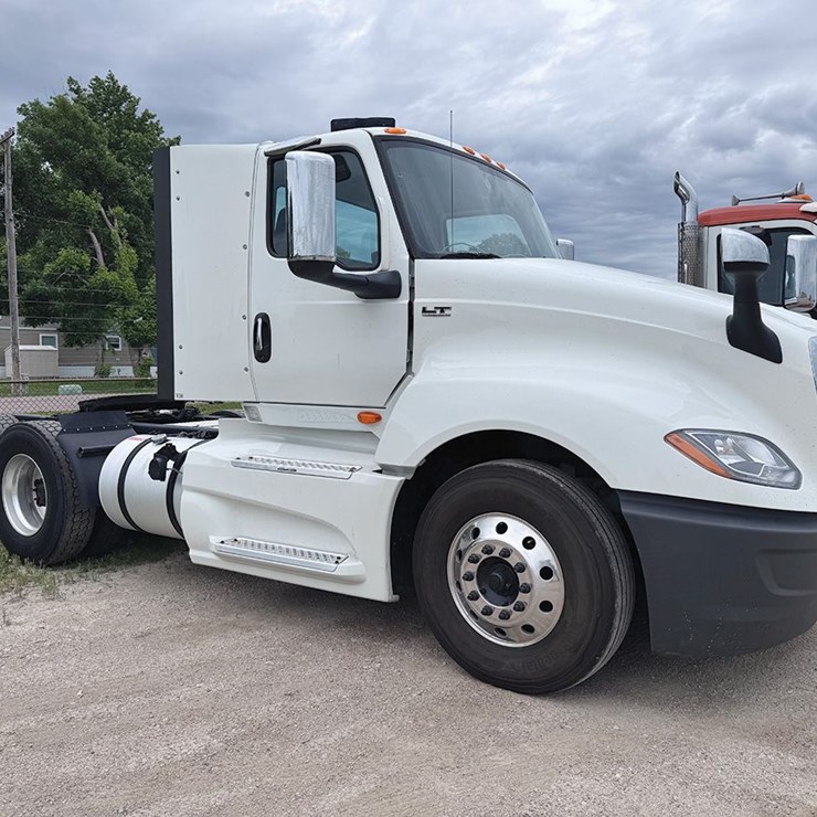 2018 INTERNATIONAL LT