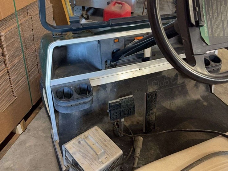 club-car-electric-50-golf-cart,-batteries-3-years-old,-batteries-will-not-charge-image-4