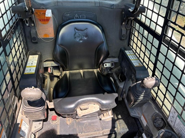 2015-bobcat-t650-image-24
