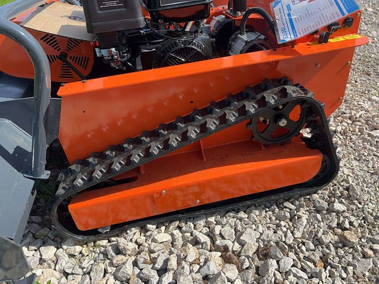 sdlool-model-lm1200q-remote-control-tracked-lawn-mower-image-8