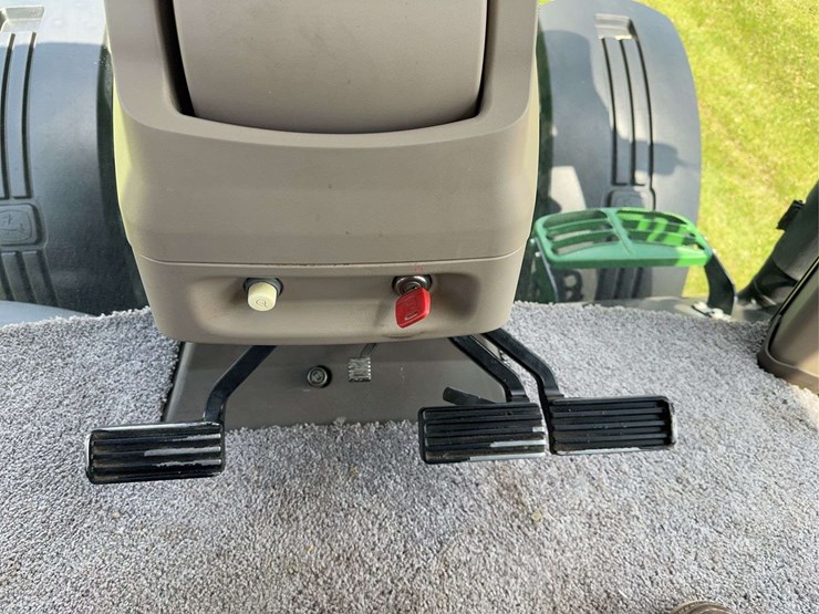 2012-john-deere-7260r-image-22
