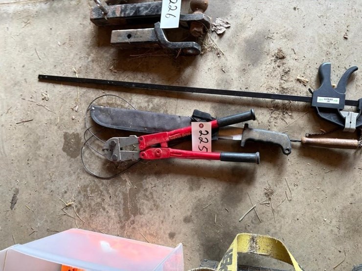 fence-crimping-tool,horse-measuring-stick,machete-image-1