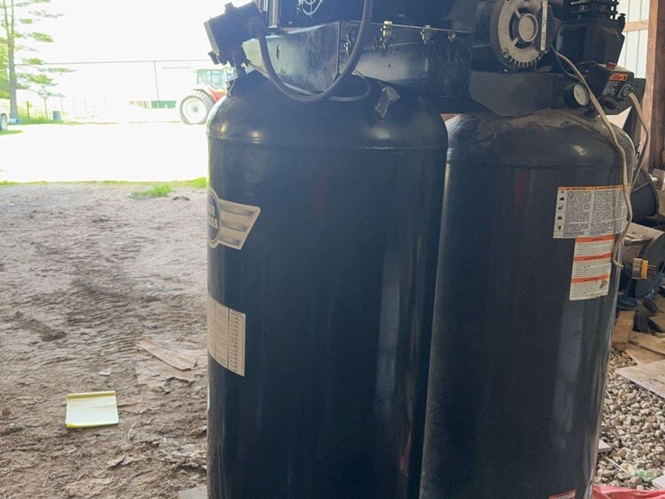 60-gallon-air-compressor,-compressor-bad-image-3