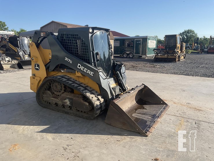 2017-deere-317g-image-6