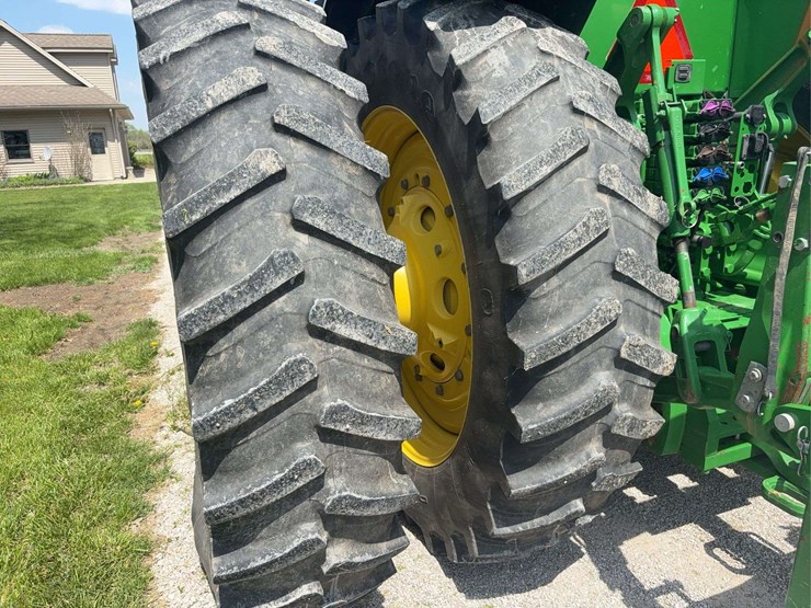 2013-john-deere-8285r-image-42