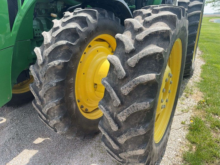 2013-john-deere-8285r-image-45
