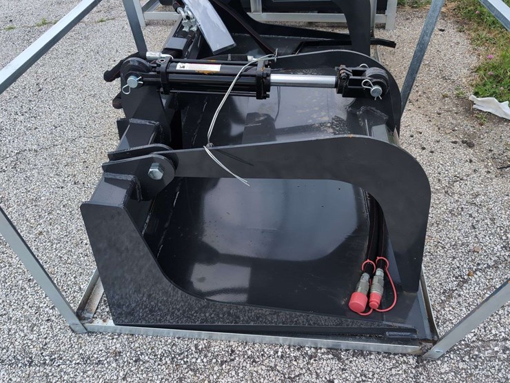wolverine-72"-skid-steer-grapple-bucket-gb-11-72w-image-2