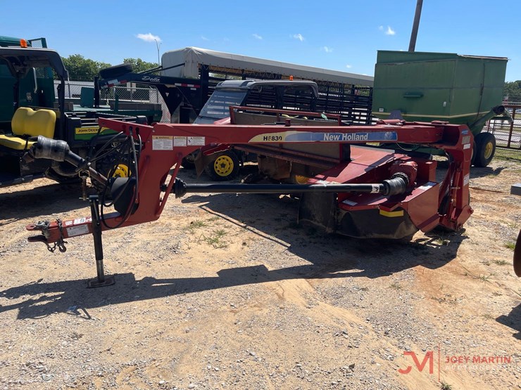 new-holland-h6830-image-3