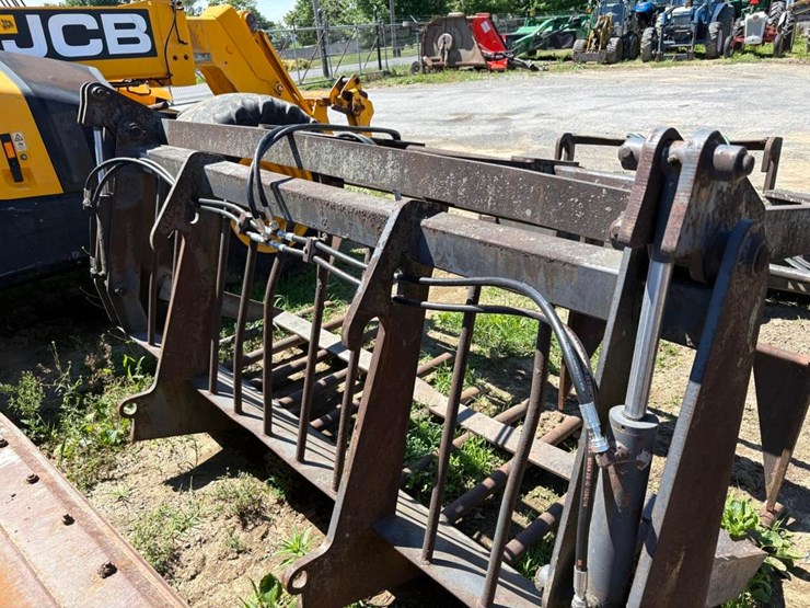 2013-jcb-541-70-image-18