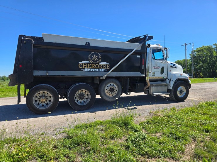 2018-western-star-4700-image-15
