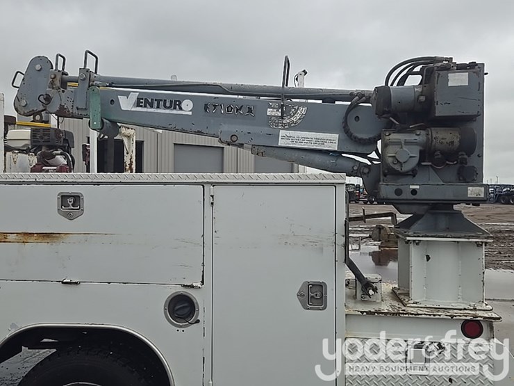 2013-ford-f450-image-19