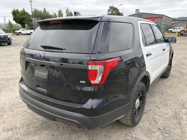 2017-ford-explorer-image-4