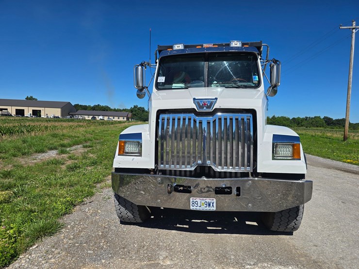 2018-western-star-4700-image-26