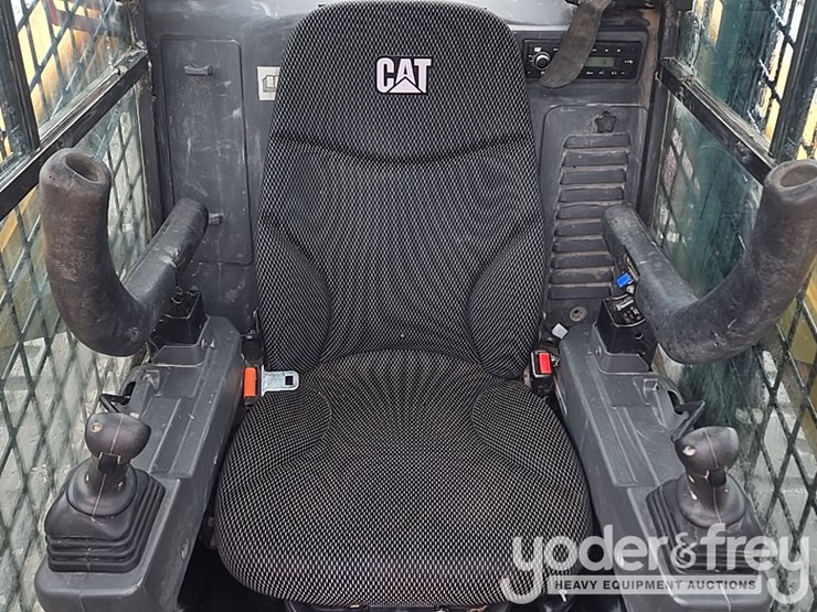 2023-caterpillar-259d3-image-40