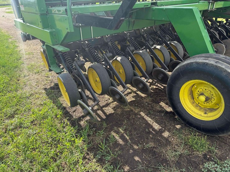 john-deere-750-image-5