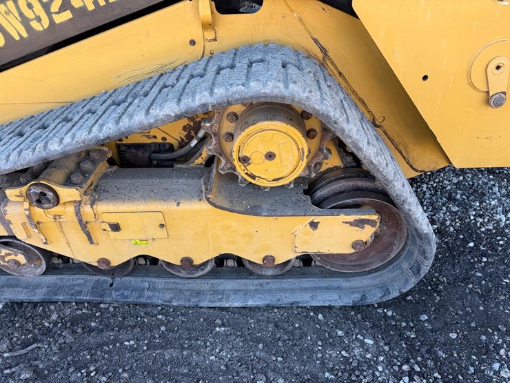 2023-caterpillar-259d3-image-19
