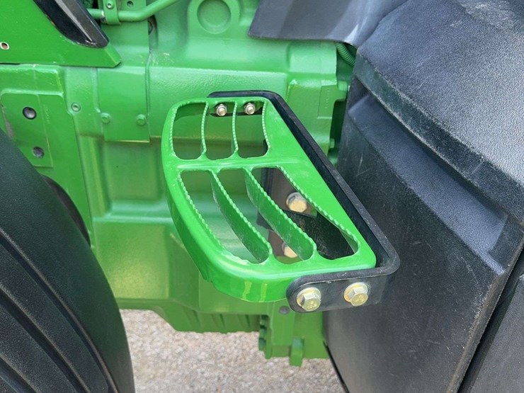 2013-john-deere-8285r-image-61