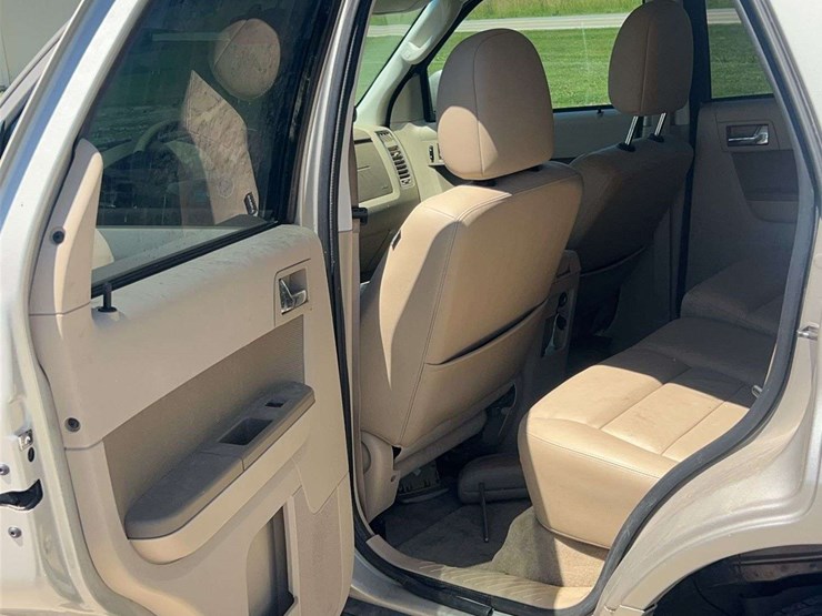 2012-ford-escape-image-50