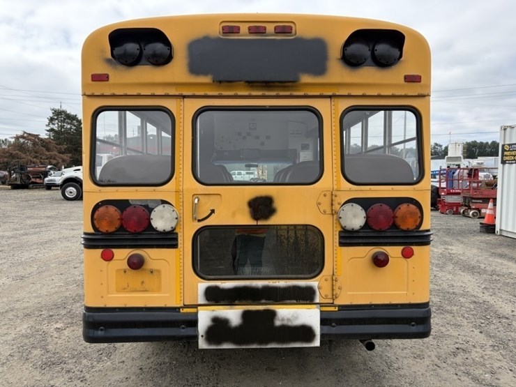 2002-chevrolet-express-3500-image-5