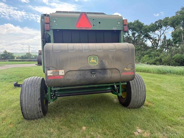 2020-john-deere-560m-image-4