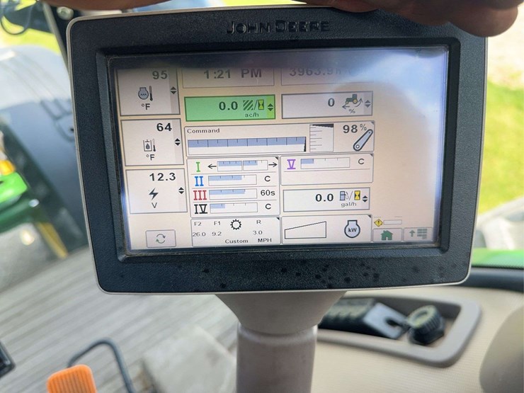 2013-john-deere-8285r-image-77