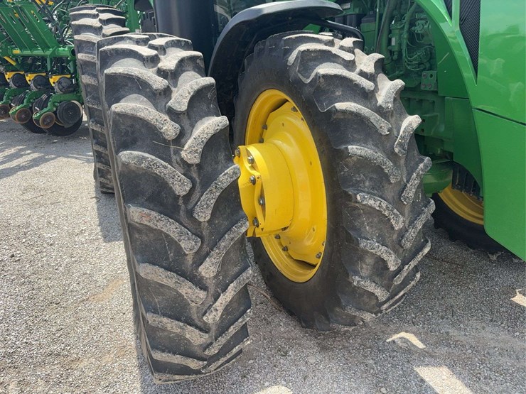 2013-john-deere-8285r-image-44