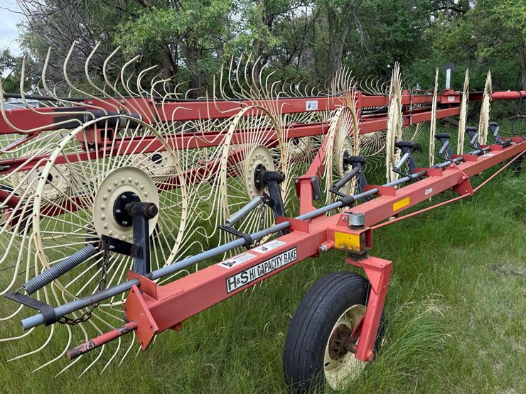 h&s-14-wheel-v-rake-image-5