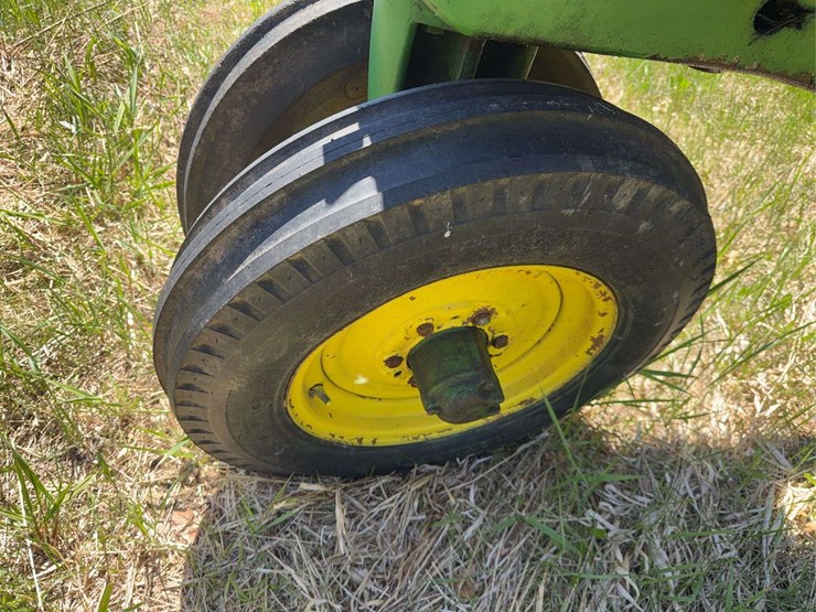 john-deere-630-image-9