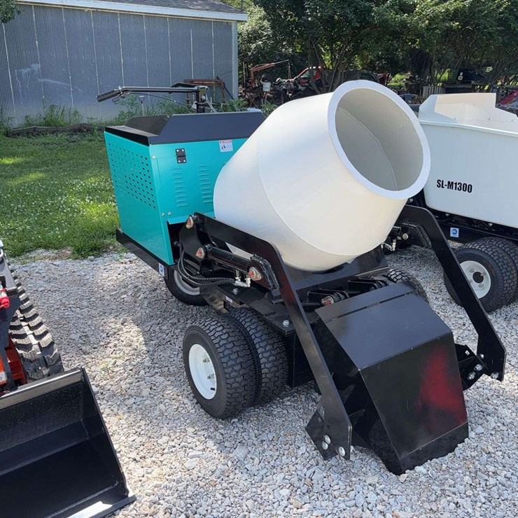 MT800 Wheeled Mini Mixer Truck with 13.5HP Gasoline Engine