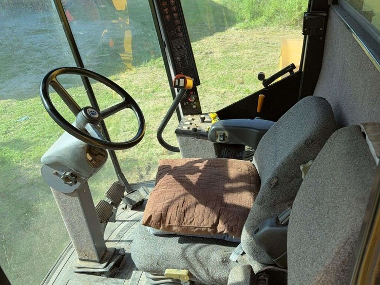 2002-new-holland-tr89-image-14