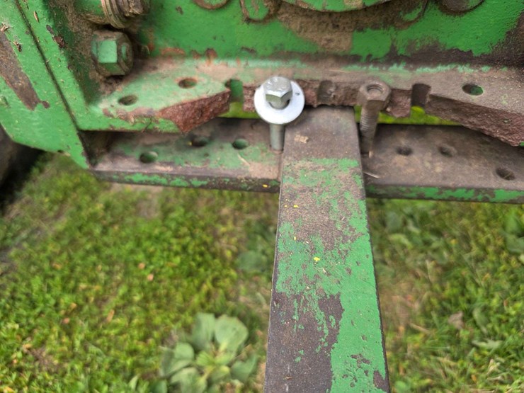 john-deere-3010-image-31