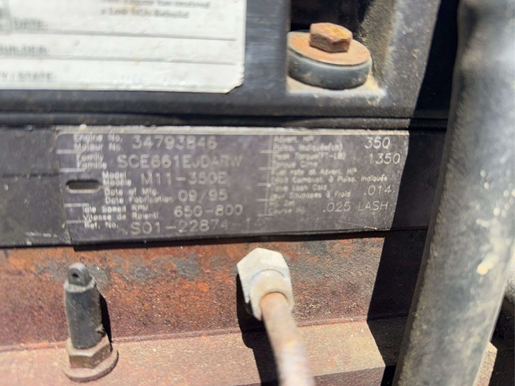 1996-fld-120-freightliner-day-cab-semi-image-67