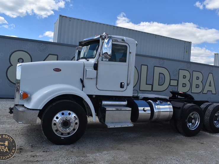 2013-peterbilt-367-image-1