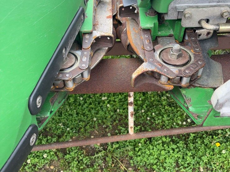 2011-john-deere-608-image-27