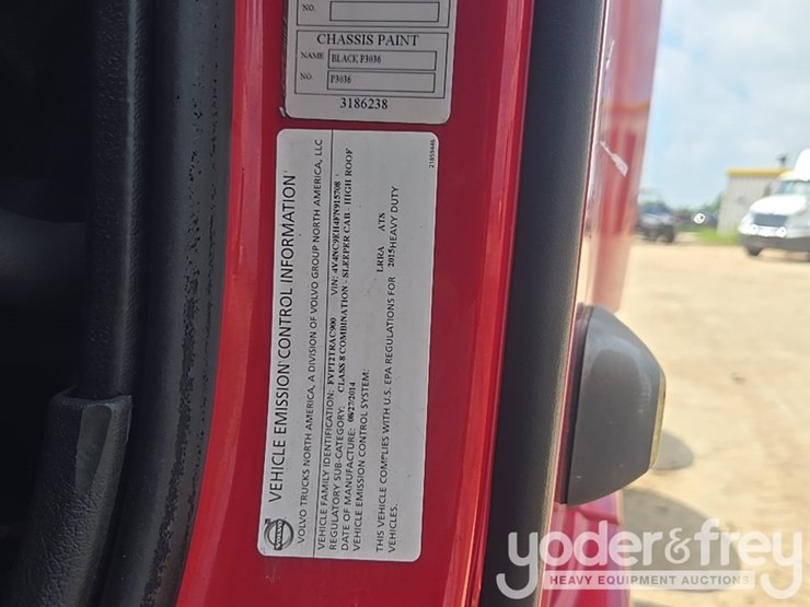 2015-volvo-vnl-image-80